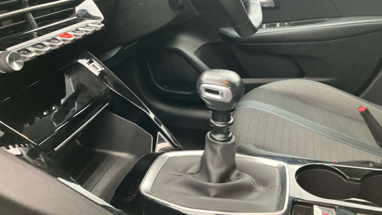 Peugeot 208 1.2 PureTech 100 Allure Premium 5dr Petrol Hatchback